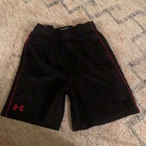 Under Armour Boys Black and Red Shorts Size 5